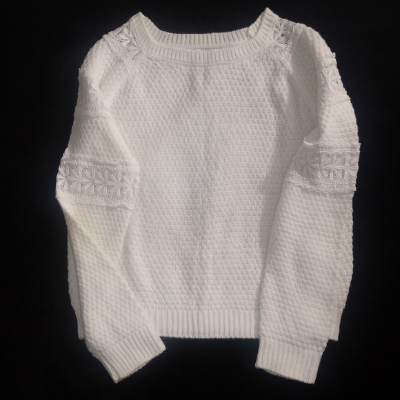 dELiA*s White Sweater - Picture 2 of 6